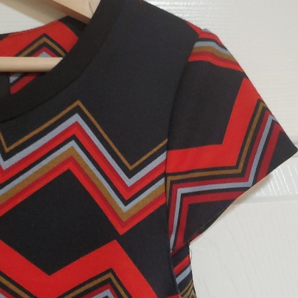 Cap sleeve dress - Picture 3 of 3